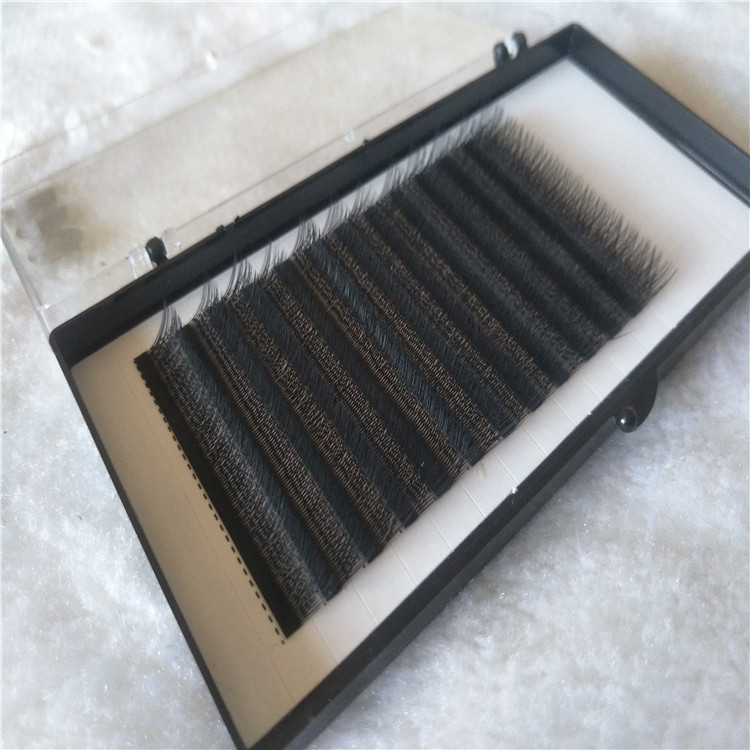 Wholesale High Quality Easy Fanning Eyelashes with 2019 New Style 